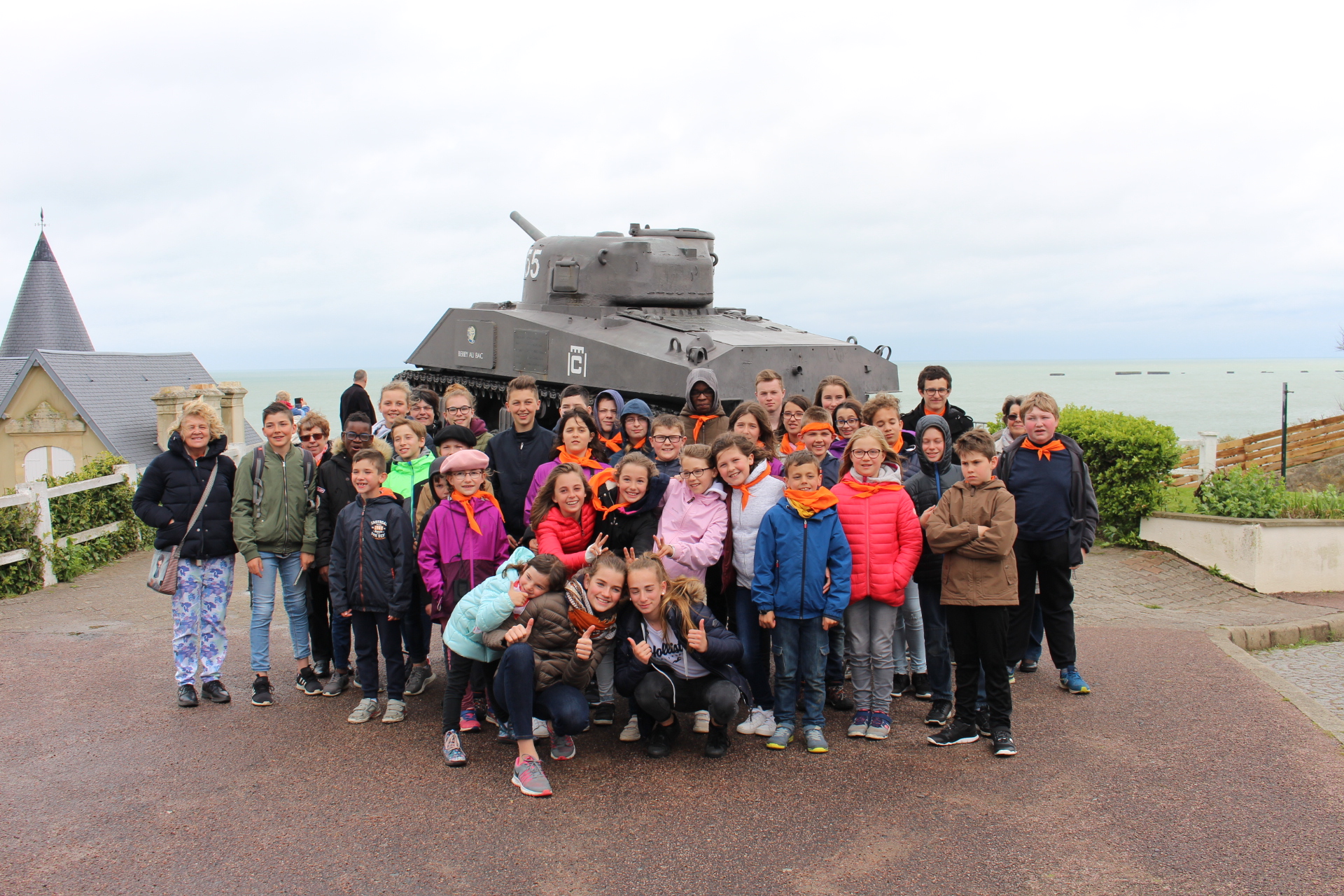 18-05-02-servants arromanches